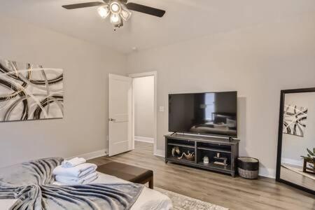 Вилла New Build 5 Min To Broadway Sleeps 10 Нэшвилл Экстерьер фото
