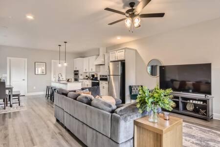 Вилла New Build 5 Min To Broadway Sleeps 10 Нэшвилл Экстерьер фото